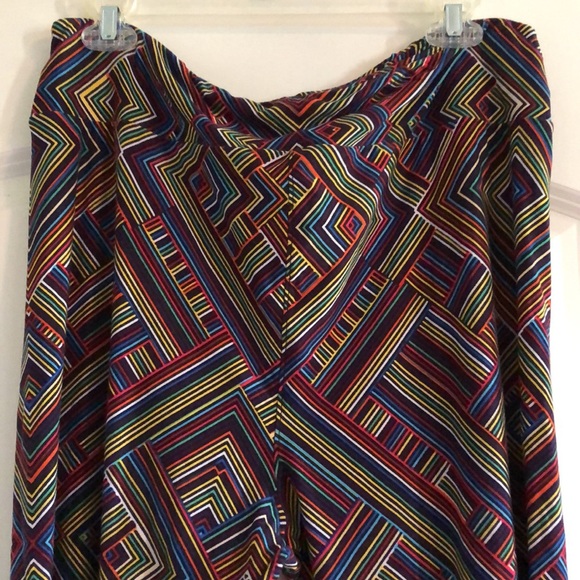 LuLaRoe Tall & Curvy 2 (TC2) Leggings - Picture 2 of 5